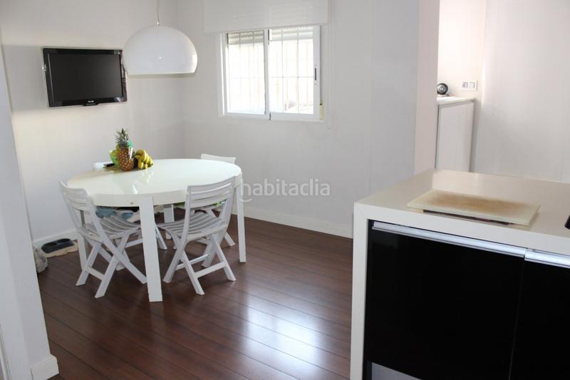 Foto 528249e9-6e50-4938-aaa5-47a7f436298a. Casa adossada amb aparcament a El Travaló - Martínez Valero Elche / Elx