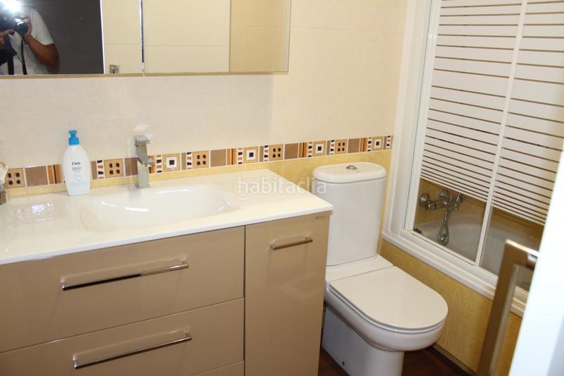 Foto bb39916c-b3d5-4c4a-a2e3-527ec71d5ce2. Casa adossada amb aparcament a El Travaló - Martínez Valero Elche / Elx