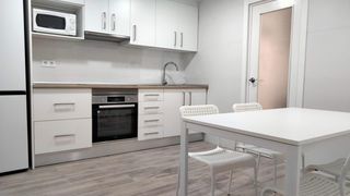 Miete Etagenwohnung in Altabix. Alquiler del piso con habitaciones exteriores para estudiantes a