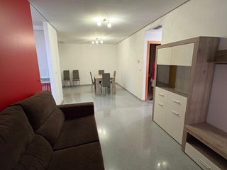 Lloguer Pis a El Palmeral - San Antón. Se alquila piso seminuevo de 3 habitaciones y 2 baños!!!
