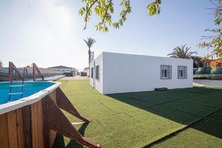 Xalet a La Algoda - Matola - Llano de San José. Te ofrecemos esta propiedad junto centro comercial aljub y bombe