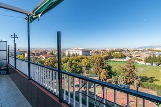 Piso en Centro - Sagrario. Piso zona san lázaro con terraza 2 baños.planta alta. orientació