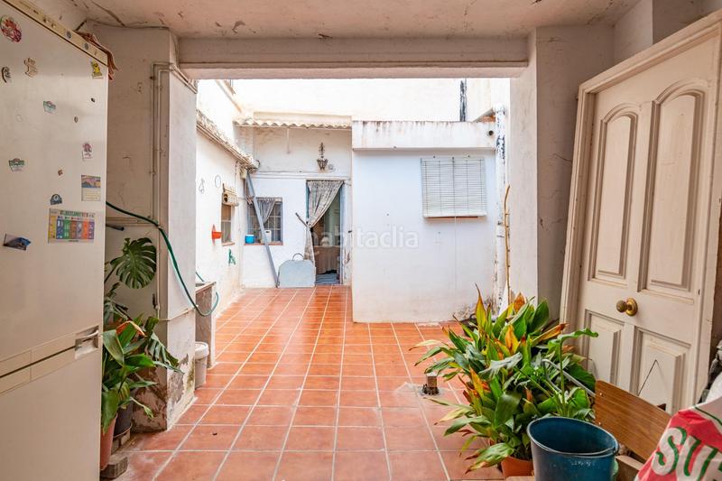 Foto 0b5ff512-db6e-4403-8f70-b59cc130597b. Casa  con cuevas y terreno en barranco del abogado en Granada