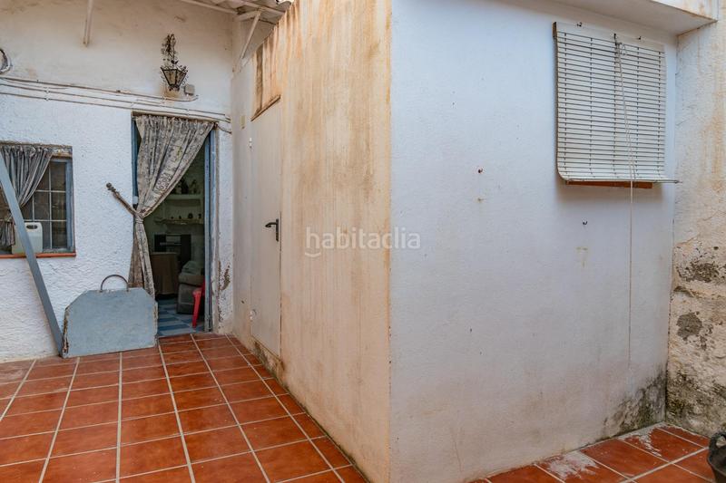 Foto 0b83d9fa-d9d0-484f-a589-72e7e4db5246. Casa  con cuevas y terreno en barranco del abogado en Granada