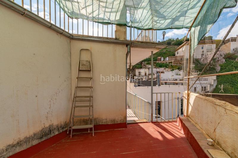 Foto 13af20b0-5ea9-48aa-9f8b-30a77d3a30bc. Casa  con cuevas y terreno en barranco del abogado en Granada