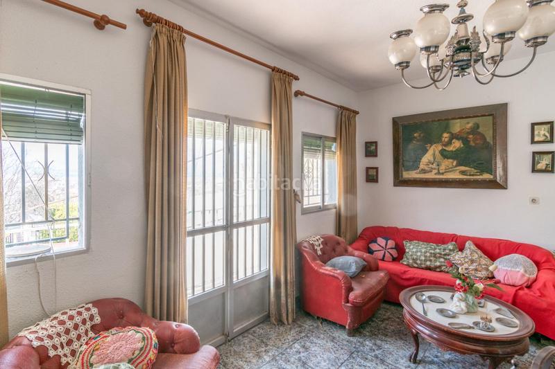 Foto 4f8908b6-3339-486e-ab9c-e7d52a5c8ff3. Casa  con cuevas y terreno en barranco del abogado en Granada