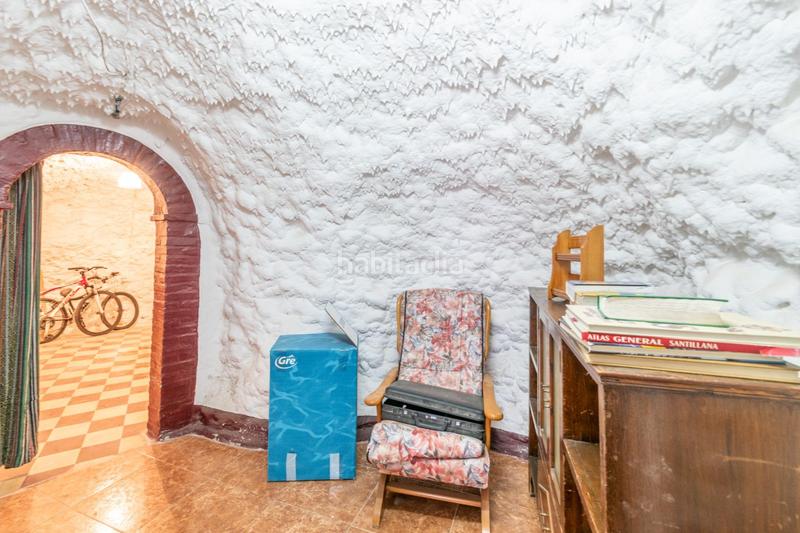 Foto b05bb1d4-aca5-45bd-8972-46a7860e39b5. Casa  con cuevas y terreno en barranco del abogado en Granada