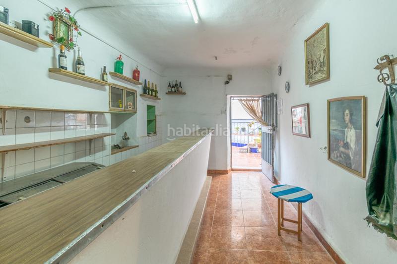 Foto c8dd45d7-c6ef-4461-a756-2af8bdc5b395. Casa  con cuevas y terreno en barranco del abogado en Granada