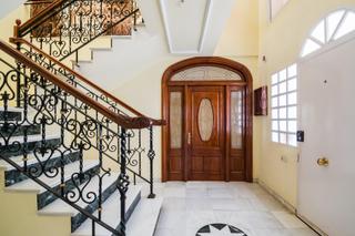 Chalet  Calle jardines. Chalet de estilo señorial en otura con 372 m2 de parcela.