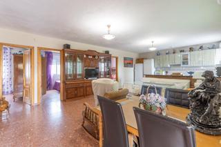 Chalet en Playa de Granada. Chalet en una planta en motril