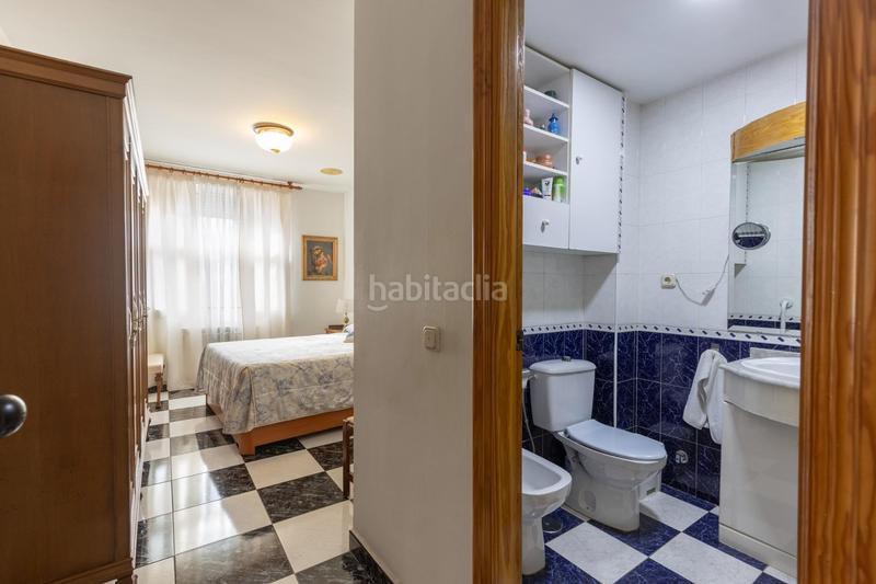 Foto 36df2a28-3b22-44e5-8140-4c80d6b35080. Casa  independiente, terraza en ático y locales en Zubia (La)