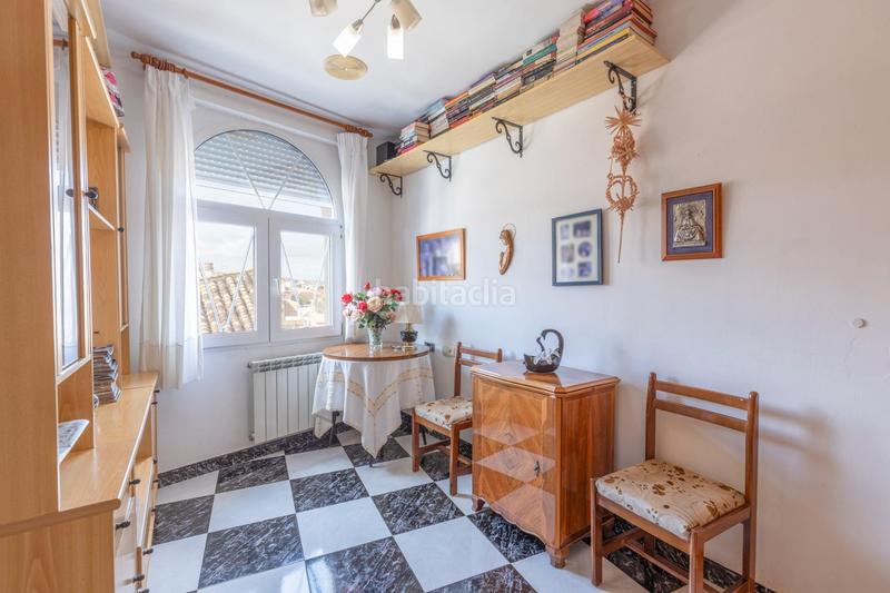 Foto d2d05892-ca57-44f9-bd66-4aecb41c3442. Casa  independiente, terraza en ático y locales en Zubia (La)