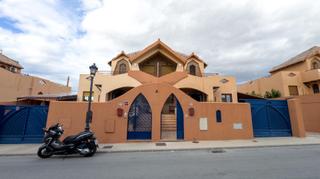 Casa en Calle la rioja 15. Chalet pareado en las gabias. para entrar a vivir.