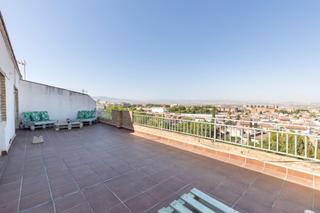 Alquiler Ático en Calle polo y caña 8. Ático amueblado con gran terraza, ideal alquiler para 4 estudian