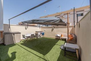 Casa adossada  Calle once de marzo(be). Atractivo adosado en belicena con patio, garaje y piscina comuni