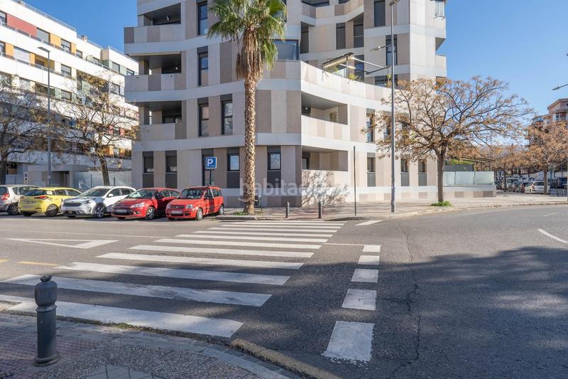 Foto baa4aaa6-cfe4-4c85-b80e-ae0f522d81dc. Piso en calle jose luis perez pujadas piso premium con piscina y garaje en zona forum junto a la ciudad de la justicia en Granada