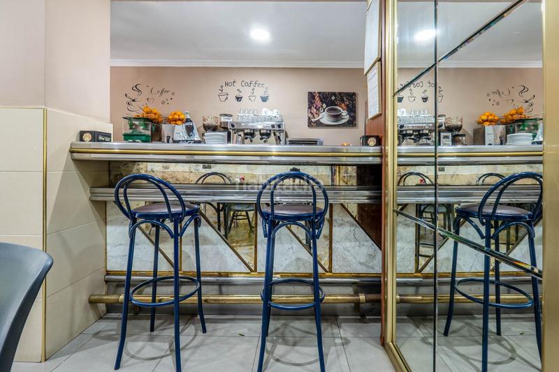 Foto 022968c6-8a98-4e96-9b66-2baa3e439452. Locale commerciale in plaza del ángel 2 in Barrio de Zaidín Granada