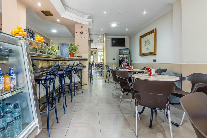 Foto e130ab28-abbd-4859-9bb7-33f1b6d3e62c. Locale commerciale in plaza del ángel 2 in Barrio de Zaidín Granada