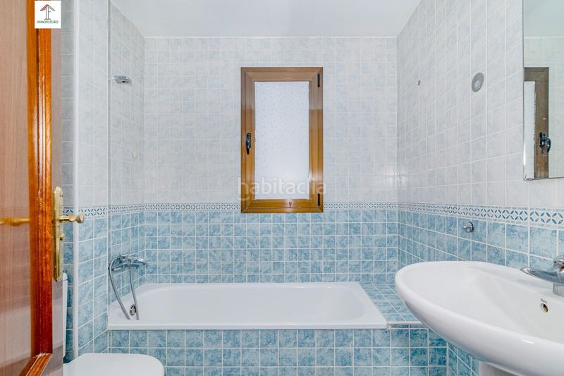 Foto c447926c-ef88-4147-b836-75850678e5e6. Pis a calle castillo 5 a La Zubia Ciudad Zubia (La)