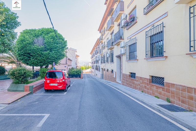 Foto fec9d22a-16ac-4051-8b01-2fc53d85695b. Pis a calle castillo 5 a La Zubia Ciudad Zubia (La)