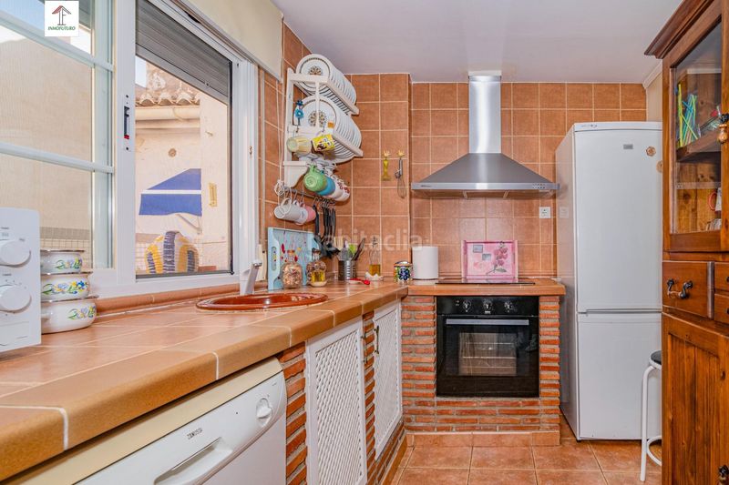 Foto c89ef8e4-2f80-4822-a72d-53d9611ea0c3. Piso en calle calle san juan nepomuceno 1 vive en el corazón de la zubia! piso luminoso y listo para ti en Zubia (La)