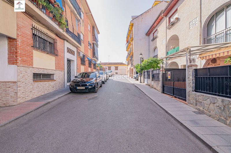 Foto e2a758c4-827c-44d4-a02c-59ab41c43558. Piso en calle calle san juan nepomuceno 1 vive en el corazón de la zubia! piso luminoso y listo para ti en Zubia (La)