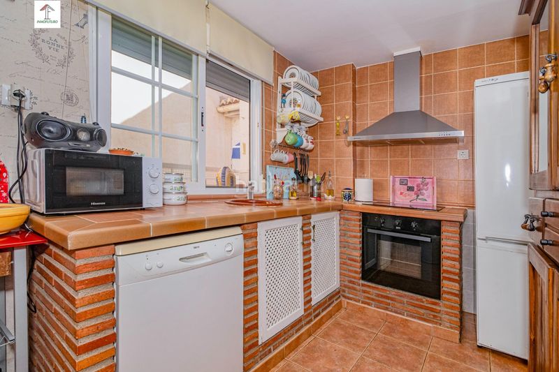 Foto f33d444c-4a04-4209-8377-040d1f5e4c74. Piso en calle calle san juan nepomuceno 1 vive en el corazón de la zubia! piso luminoso y listo para ti en Zubia (La)