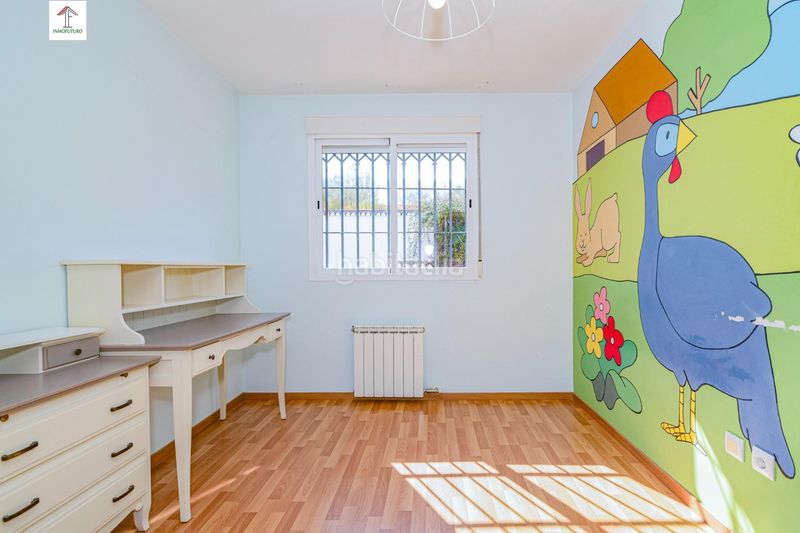 Foto 2be1a429-c4ed-4e38-8f7c-a6cd700aa815. Casa aparellada a avenida luis javier 2 a Jun