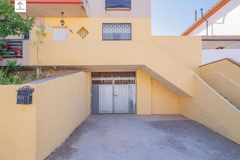 Foto 566620a0-9098-423e-9ca8-ee5f6257f3ad. Casa aparellada a avenida luis javier 2 a Jun