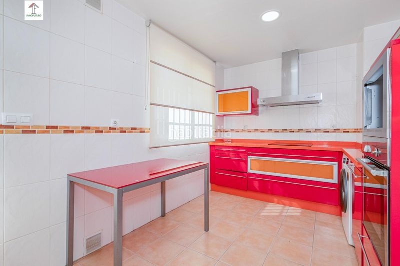 Foto afaa6029-453c-4c54-87aa-6613c1393aa5. Casa aparellada a avenida luis javier 2 a Jun