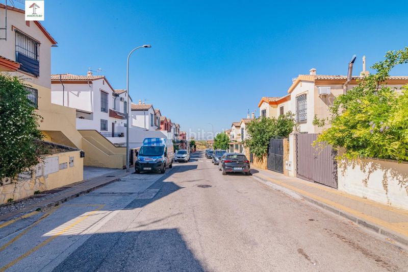 Foto cb40eb31-6e82-4a3a-b5d8-9fe382cbc853. Casa aparellada a avenida luis javier 2 a Jun