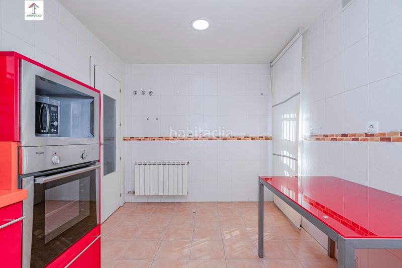 Foto d470d963-6d32-4a9a-89e6-3a843280d14e. Casa aparellada a avenida luis javier 2 a Jun