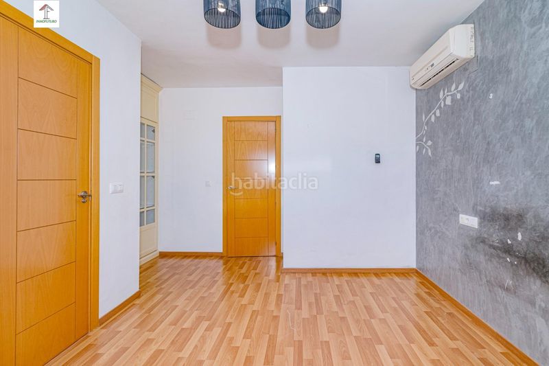 Foto e133c01d-0192-42de-b14c-c7d1810e4767. Casa aparellada a avenida luis javier 2 a Jun