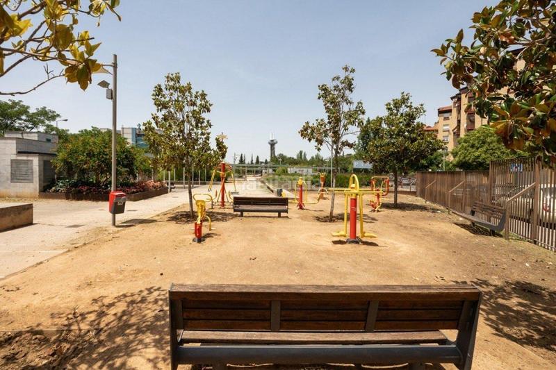 Foto 30f40bc0-c43c-46e4-af29-fd0af1b075d3. Local commercial dans Barrio de Zaidín Granada