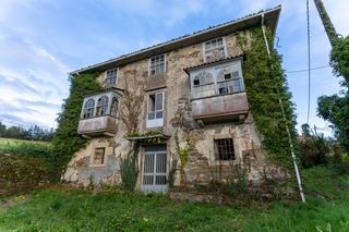 Mas à Pontedeume. Pazo a rehabilitar   uso particular o hotelero