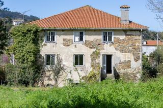 Mas à Pontedeume. Pazo a rehabilitar   uso particular o hotelero