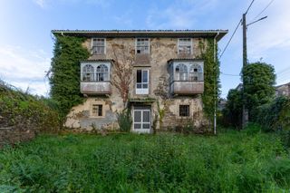 Masia a Pontedeume. Proyecto de rehabilitación de un pazo  uso particular o hotelero