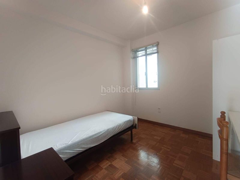 Foto 08454b70-5ed0-4530-b157-1d4e9ae7102c. Rent flat in Sagrada Familia Coruña (A)