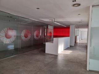 Lloguer Nau industrial a Carrer campoamor 32. Epectacular nave industrial