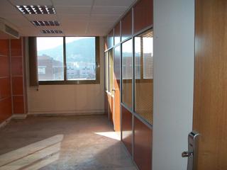 Rent Office space in Carrer del beat oriol 1