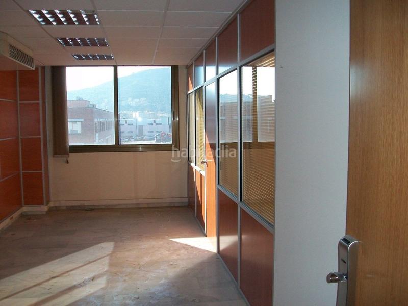 Foto c70d2e9e-a52e-4e78-a2ef-c6685d972c41. Lloguer oficina a carrer del beat oriol 1 a Mas Rampinyo - Montcada Nova - Carrerada Montcada i Reixac