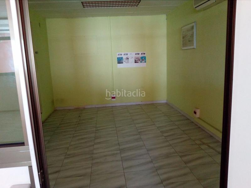 Foto 5ab8e4fe-4408-459b-acf6-1da54b754c20. Alquiler nave industrial en carretera de sabadell 88 en Rubí