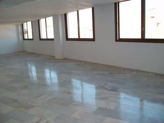 Lloguer Oficina a Carrer del beat oriol 4. Preciosa oficina de 106m2 en montcada, muy luminosa,  inmejorabl