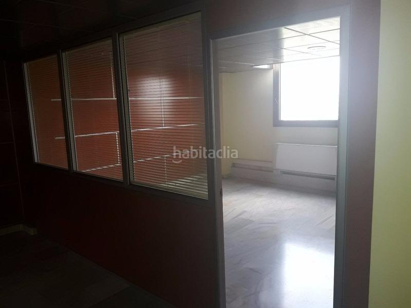 Foto b070239c-284b-43cf-b9fa-c41ebfe5a83c. Affitto ufficio con riscaldamento parcheggio in Progrés Rubí