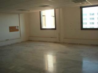 Alquiler Oficina en Avinguda de la clota 4. En buena zona