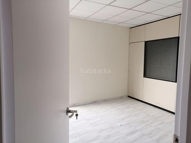 Foto 9969f2b5-6cfb-42e3-aea1-7b14d0865ca7. Location bureau dans c-1413a 36 dans Can Roses Rubí