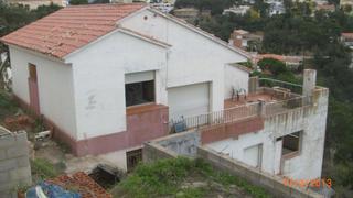 Xalet  Carrer petúnies. Magnífica casa a reformar situada en la preciosa urbanización de