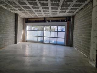 Location Local commercial  Carrer del beat oriol. Magnifico local comercial