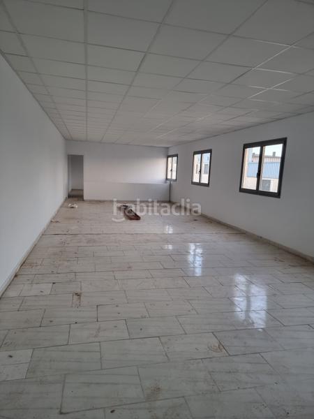 Foto 1788406a-f138-42b6-b772-b88b855bb642. Rent industrial building in carrer de l'hoquei 25 in Rubí