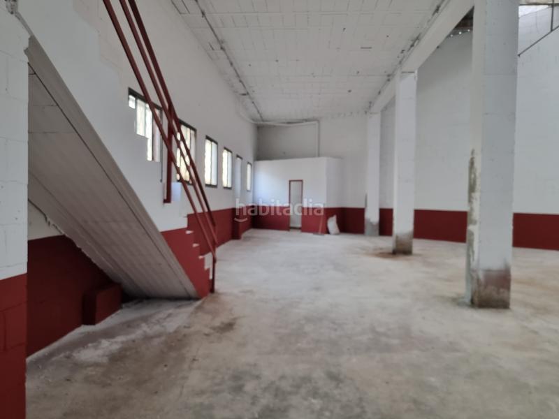 Foto f2411891-2332-49e0-af21-397039e3ce95. Rent industrial building in carrer de l'hoquei 25 in Rubí